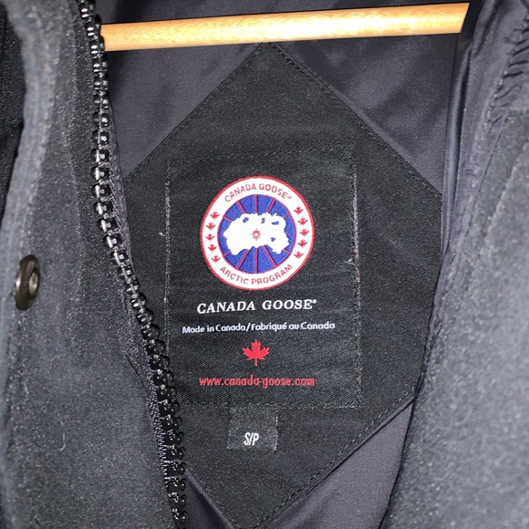 Canada Goose -Shelburne Parka - Picture 2 of 3